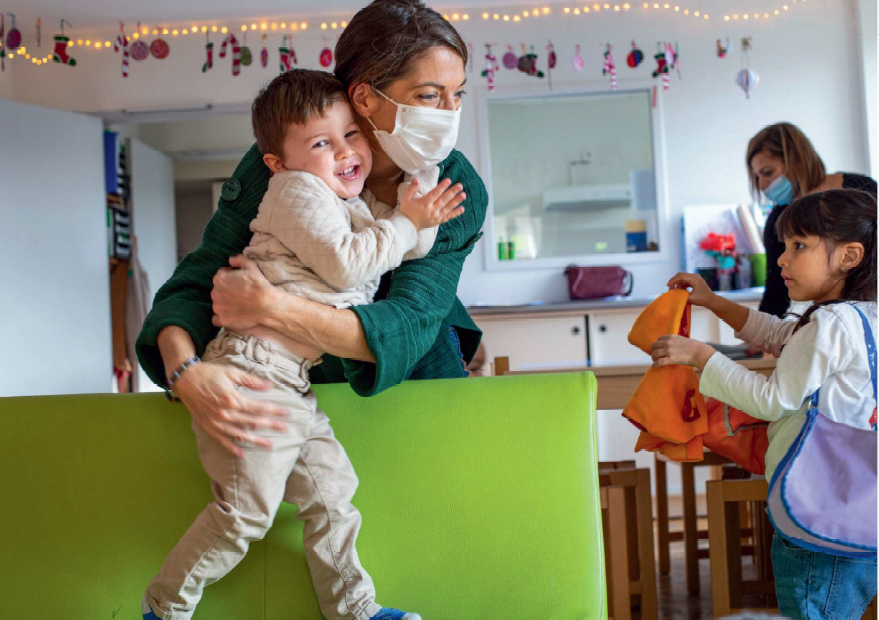 “Comme une grand-mère, une tante ou une amie” – Reportage Relais Parental – Extrait ASH3241